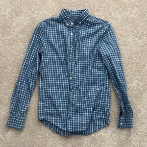 Vineyard Vines button down men’s shirt